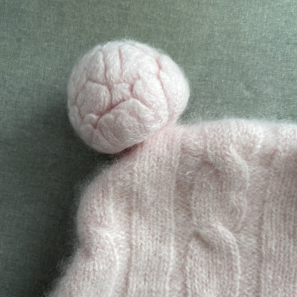 Bloomingdale’s Cable Knit Pom Pom Cashmere Hat - Picture 2 of 4
